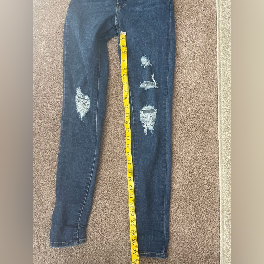 Levi's Ripped Skinny Jeans - Picture 4 of 6